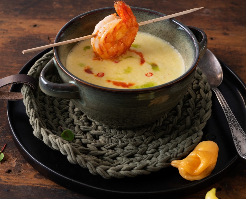 feuerzeug paprika-schaumsuppe mit garnelen